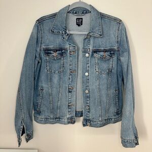 GAP Women's Light Blue Denim Jacket